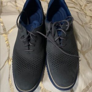 Men’s size 11.5 cole Haan shoes suede good condition very nice shoes